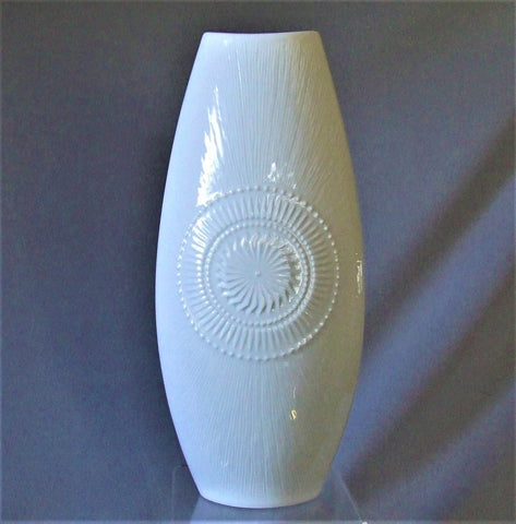 Mid Century Modern White Porcelain Vase West Germany by AK Kaiser – BungalowBILL